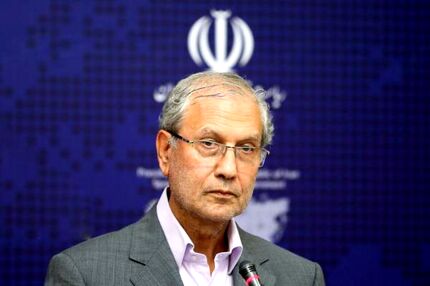 ربیعی: دولت با تمام توان در خدمت زلزله‌زدگان آذربایجان‌شرقی است