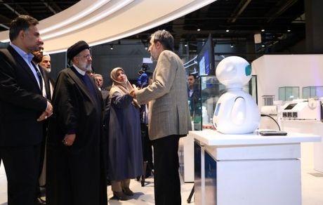 رییس جمهور از خانه نوآوری و فناوری ایران (iHiT) بازدید کرد