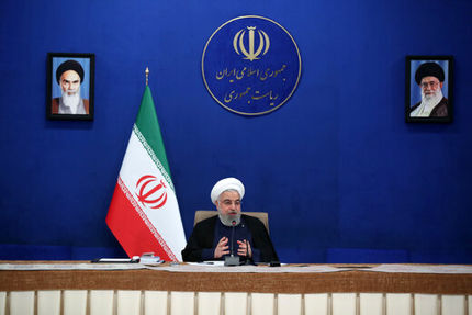 روحانی: مردم بدانند که تنها نیستند