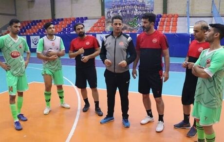 یک تیم لیگ برتر فوتسال کناره گیری کرد