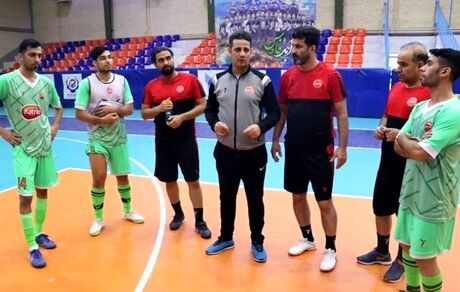 یک تیم لیگ برتر فوتسال کناره گیری کرد
