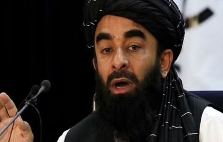 طالبان عقب نشینی کرد: مدارس دخترانه بازگشایی می‌شوند