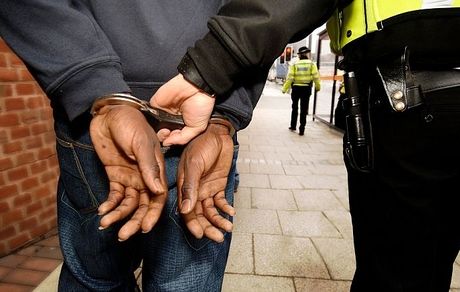 بازداشت یک نفر در فرودگاه لندن به اتهام اورانیوم کشف شده