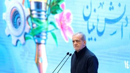ایران کشور شماست؛ برای ایران بمانید، تلاش کنید و سربلندی آن را به رخ دنیا بکشید