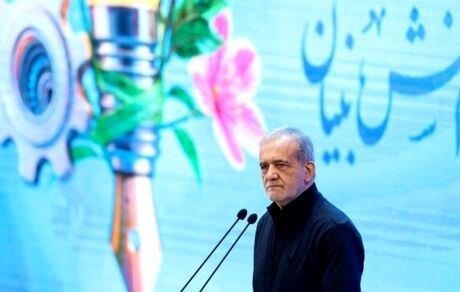 ایران کشور شماست؛ برای ایران بمانید، تلاش کنید و سربلندی آن را به رخ دنیا بکشید