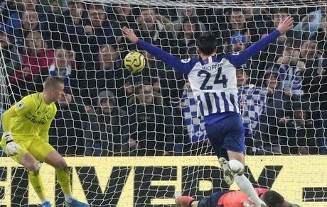 «جهانبخش» همچنان‌ خارج از گود؛ پیروزی برایتون در ضیافت گل به‌خودی