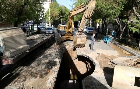 حل مشکل آب میدان قدس تهران تا ساعت ۱۵ امروز 