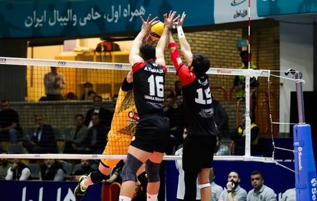 لیگ برتر والیبال: برد رویایی شهرداری ارومیه مقابل تیم از بیخ مسلح شهداب / همه چی به بازی سوم کشید