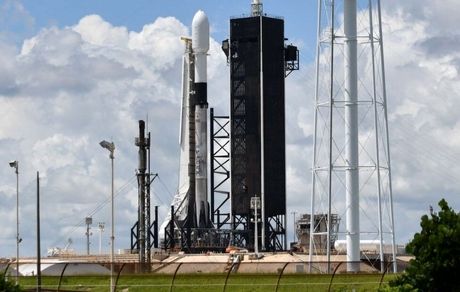 اسپیس ایکس فردا ۶۰ ماهواره به فضا ارسال می‌کند