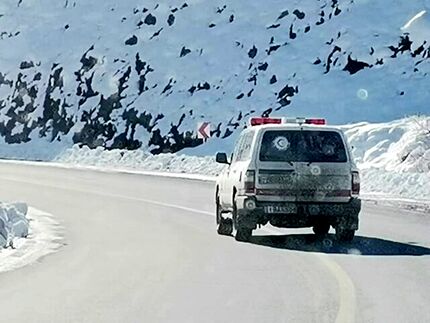دو تیم امدادی  از سنندج برای نجات جان ۱۱ کوهنورد گرفتار در برف عازم شدند
