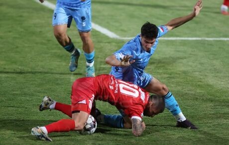 پرسپولیس با کمک‌ها هم نتوانست سهمیه آسیا بگیرد / درس چادرملو به قرمزها