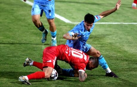 پرسپولیس با کمک‌ها هم نتوانست سهمیه آسیا بگیرد / درس چادرملو به قرمزها