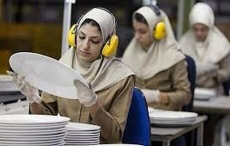 تاکید رئیس فراکسیون زنان بر حضور نماینده کارگر زن در شورای عالی کار