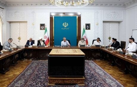 دولت با وجود فشارهای اقتصادی، تحریم‌ها و هزینه‌های جنگ، خدمت‌رسانی و اجرای پروژه‌های کلان کشور را متوقف نکرده است