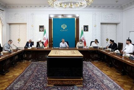 دولت با وجود فشارهای اقتصادی، تحریم‌ها و هزینه‌های جنگ، خدمت‌رسانی و اجرای پروژه‌های کلان کشور را متوقف نکرده است
