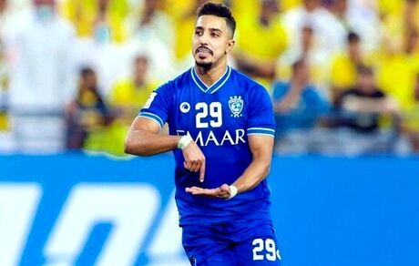 کاپیتان الهلال به بازی با سپاهان می‌رسد