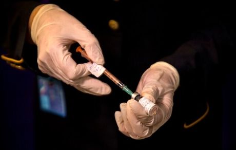 تزریق دور دوم واکسن ایرانی کرونا به سه داوطلب اول