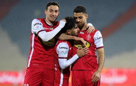 لیگ برتر فوتبال: پرسپولیس با عبور از ذوب‌آهن در صدر تنها شد