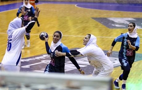 برد سپاهان، استقلال و سنگ آهن بافق در لیگ برتر هندبال بانوا