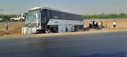 مصدومیت سه نفر در حادثه واژگونی اتوبوس در محور شوش اهواز