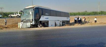 مصدومیت سه نفر در حادثه واژگونی اتوبوس در محور شوش اهواز