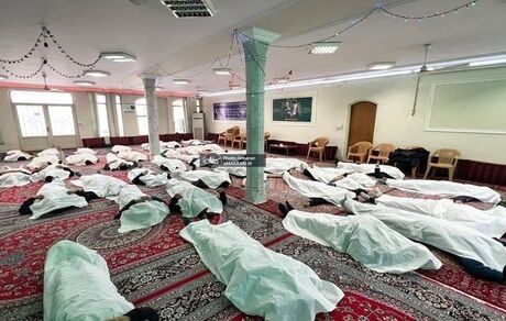 کفن پوشی عجیب در بروجرد بخاطر زندانی شدن رئیس شورای شهر!