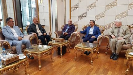 ‌احمدی‌نژاد به مجارستان رفت