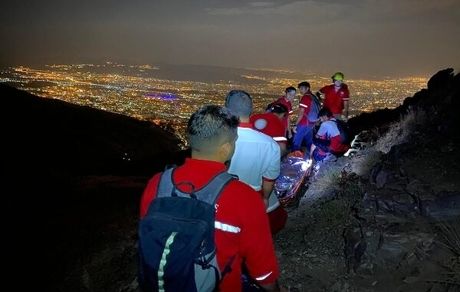 نجات جوان ۲۹ ساله در ارتفاعات شمال تهران/ عملیات ۱۰ ساعت طول کشید