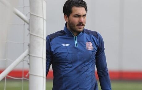 دو بازیکن پرسپولیسی به بازی با استقلال نمی‌رسند!