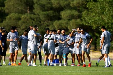 
استقلال با لشگری از مصدوم در آستانه لیگ برتر
