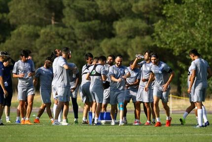 
استقلال با لشگری از مصدوم در آستانه لیگ برتر
