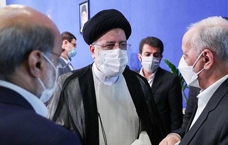  رئیس کمیسیون بهداشت مجلس: برخی اعضای ستاد کرونا درباره تعطیلی سراسری بهانه‌تراشی می‌کنند/ رئیسی شخصاً تصمیم بگیرد