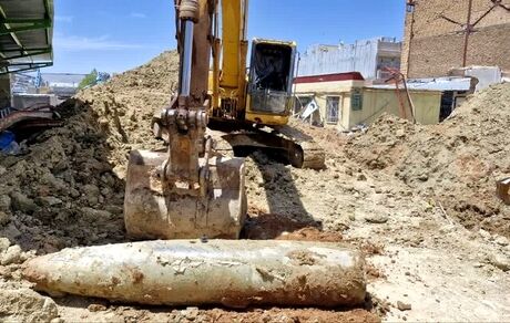 خنثی شدن یک بمب یک‌تنی در شهرستان دلفان در عمق ۱۸ متری زمین