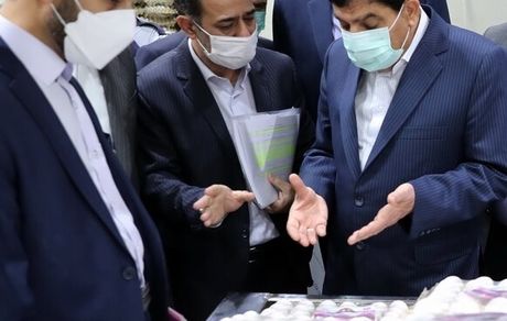 برگزاری جلسه فوق العاده ستاد تنظیم بازار با دستور مخبر در یکی از میادین میوه و تره بار