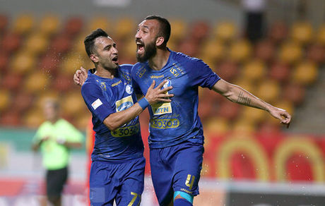 استقلال با چشمی و باقری تمدید کرد/ عکس