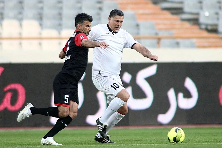تصاویر دیدار دوستانه منتخب سرخابی و منتخب ۹۸ به یاد انصاریان و میناوند