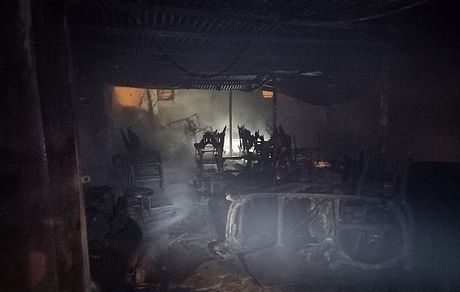 ساختمان ۴ طبقه در ایرانشهر آتش گرفت