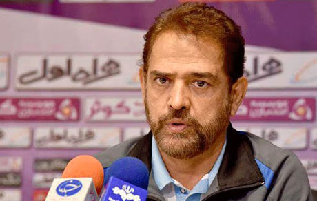 محرومیت فیروز کریمی و باشگاه تراکتور بخاطر کنفرانس مطبوعاتی جنجالی
