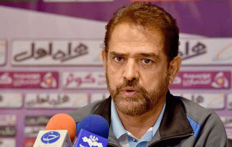 محرومیت فیروز کریمی و باشگاه تراکتور بخاطر کنفرانس مطبوعاتی جنجالی