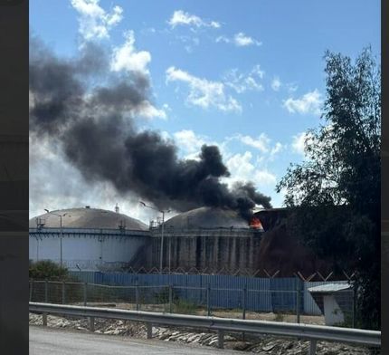 برخورد ۱۰ موشک به پالایشگاه نفت حیفا