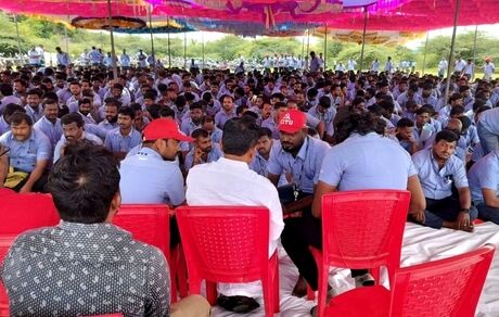 دستگیری ۱۰۰ نفر از کارگران و روسای اتحادیه کارخانه سامسونگ در هند