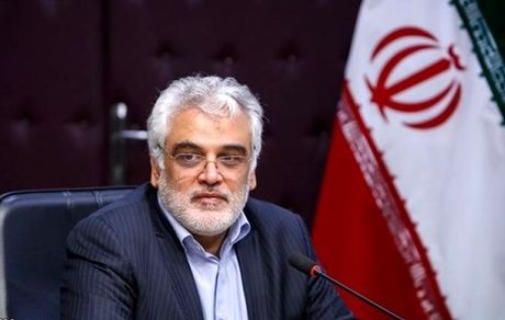 رییس دانشگاه آزاد: به اشتباه دانشجو را به زیست مجردی عادت داده‌ایم
