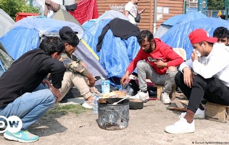 فرانسه به دنبال اخراج پناهجویان با هدف حفظ نیروی کار ماهر