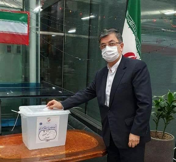 تصاویری از حضور پرشور در صف‌های رای‌گیری انتخابات ۱۴۰۰ / بخش اول