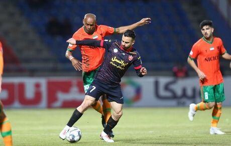 پرسپولیس هدیه سپاهان را پس فرستاد تا استقلال قهرمان نیم فصل شود