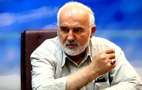 افشاگری احمد توکلی درباره زدوبند کردن همه خانه‌های یک روستا/ در مبارزه با فساد، اصولگرا و اصلاح‌طلب و شیعه و سنی نمی‌شناسیم