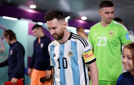 مسی رکورددار بازی در جام جهانی و بهترین گلزن تاریخ آرژانتین شد