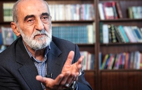 انتقاد از حسین شریعتمداری/ شهامت داشته باشید وضعیت کشور در سال‌های ۹۴ تا ۹۶ را مرور کنید
