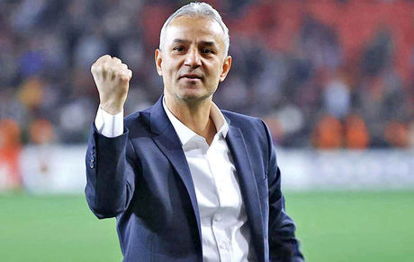 کارتال: بازیکنان پرسپولیس انگیزه زیادی برای قهرمانی دارند / هفته به هفته بهتر می‌شویم