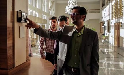 آغاز با تاخیر ادارات و بانک‌ها در مشهد